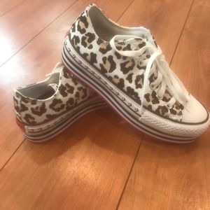 Women’s Converse
